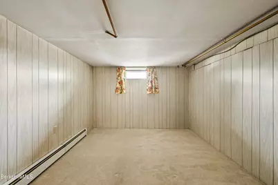 560 Crane Ave, Pittsfield, MA 01201 - Photo 31