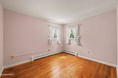 560 Crane Ave, Pittsfield, MA 01201 - Photo 19