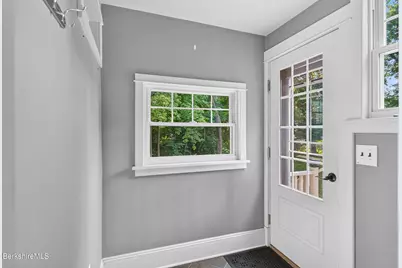 35 Dexter St, Pittsfield, MA 01201 - Photo 23