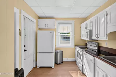 35 Dexter St, Pittsfield, MA 01201 - Photo 19