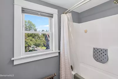 35 Dexter St, Pittsfield, MA 01201 - Photo 29