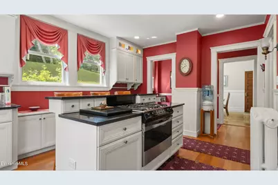 2 Melrose St, Adams, MA 01220 - Photo 17