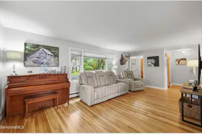 24 Marlboro Dr, Pittsfield, MA 01201 - Photo 5