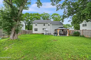 24 Marlboro Dr, Pittsfield, MA 01201 - Photo 43
