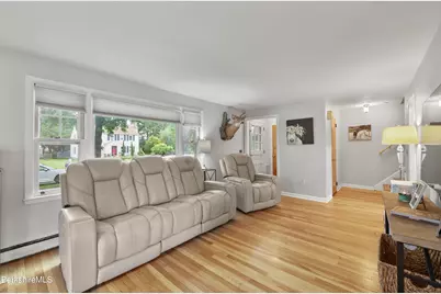24 Marlboro Dr, Pittsfield, MA 01201 - Photo 9