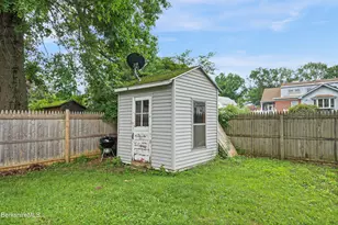 24 Marlboro Dr, Pittsfield, MA 01201 - Photo 41