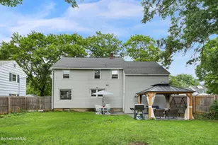24 Marlboro Dr, Pittsfield, MA 01201 - Photo 45