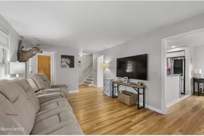 24 Marlboro Dr, Pittsfield, MA 01201 - Photo 7