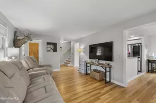 24 Marlboro Dr, Pittsfield, MA 01201 - Photo 7