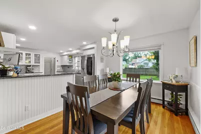 24 Marlboro Dr, Pittsfield, MA 01201 - Photo 15