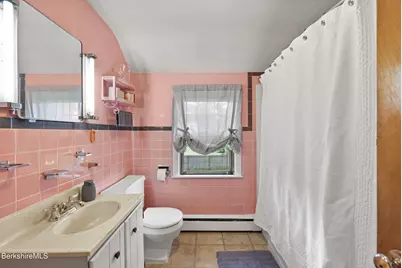 24 Marlboro Dr, Pittsfield, MA 01201 - Photo 39