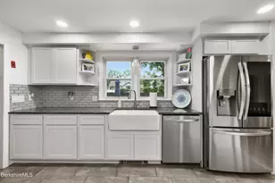 24 Marlboro Dr, Pittsfield, MA 01201 - Photo 25