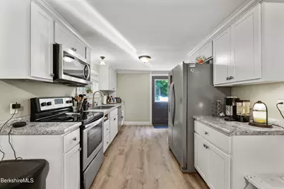 418 N Houghton St, Clarksburg, MA 01247 - Photo 7