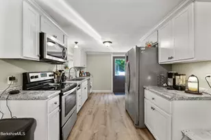 418 N Houghton St, Clarksburg, MA 01247 - Photo 7