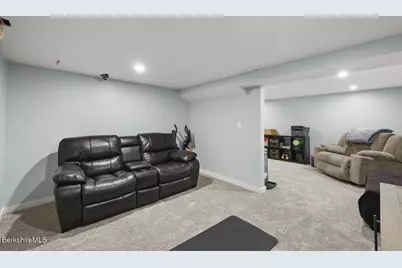 4 Garden St, Pittsfield, MA 01201 - Photo 17