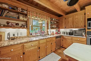 135 East St, Lee, MA 01238 - Photo 17