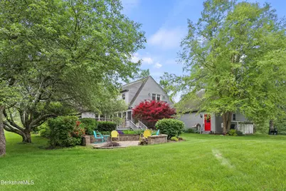 135 East St, Lee, MA 01238 - Photo 9