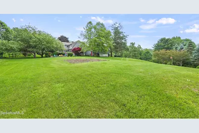 135 East St, Lee, MA 01238 - Photo 41