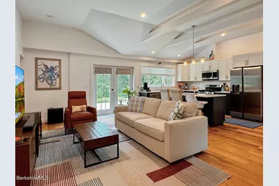 73 Candlewood Dr, Williamstown, MA 01267 - Photo 9