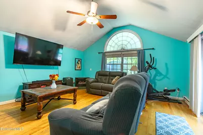 5 Putnam Ave, Pittsfield, MA 01201 - Photo 9