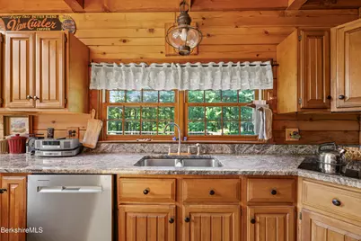 87 Old Orebed Rd, Lanesborough, MA 01237 - Photo 17