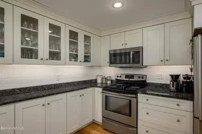124 Elm St, Williamstown, MA 01267 - Photo 21