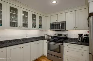 124 Elm St, Williamstown, MA 01267 - Photo 21
