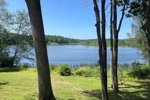 29 Grove Ave, Lanesborough, MA 01237 - Photo 9