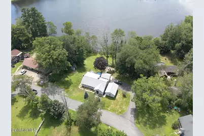 29 Grove Ave, Lanesborough, MA 01237 - Photo 7