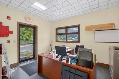 18 Elm Ct, Sheffield, MA 01257 - Photo 17