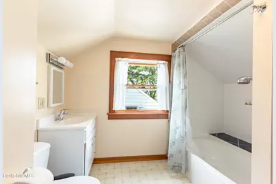 28 Adelaide Ave, Pittsfield, MA 01201 - Photo 17