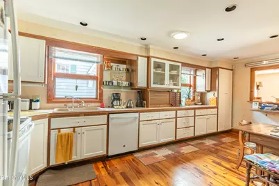 28 Adelaide Ave, Pittsfield, MA 01201 - Photo 5