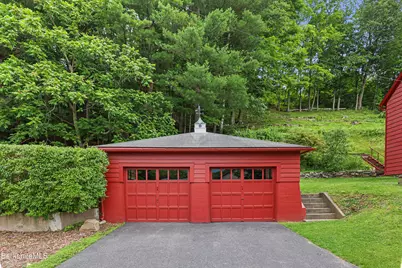 27 Richmond Ln, Adams, MA 01220 - Photo 7