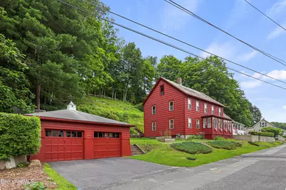 27 Richmond Ln, Adams, MA 01220 - Photo 3