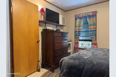 8 Fuller St, North Adams, MA 01247 - Photo 17