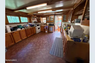 842 Church St, North Adams, MA 01247 - Photo 7