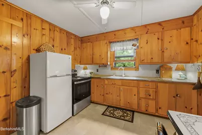 160 Chestnut Rd, Richmond, MA 01254 - Photo 11