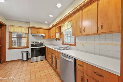 112 Gamwell Ave, Pittsfield, MA 01201 - Photo 17