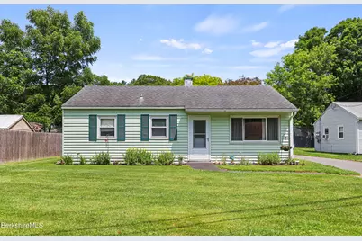 832 East St, Lee, MA 01238 - Photo 1