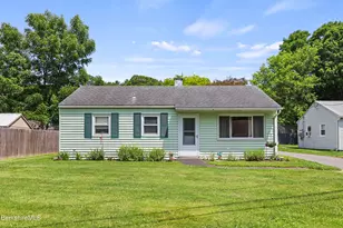 832 East St, Lee, MA 01238 - Photo 1