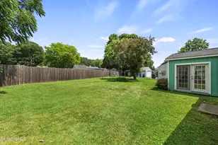 832 East St, Lee, MA 01238 - Photo 7