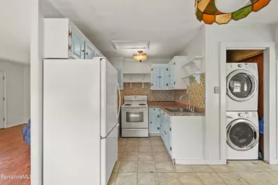 832 East St, Lee, MA 01238 - Photo 13