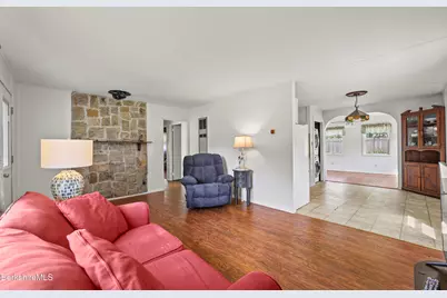 832 East St, Lee, MA 01238 - Photo 9