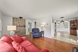 832 East St, Lee, MA 01238 - Photo 9