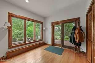 136 Pomeroy Ave, Pittsfield, MA 01201 - Photo 13
