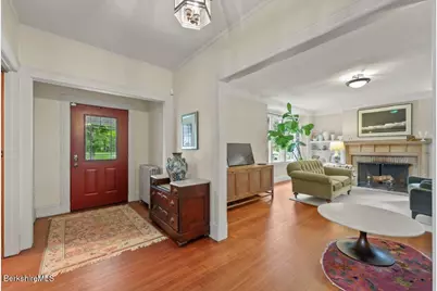 136 Pomeroy Ave, Pittsfield, MA 01201 - Photo 3