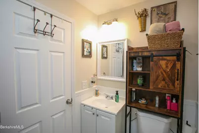 472 & 0 Upper E Hoosac St, Adams, MA 01220 - Photo 17