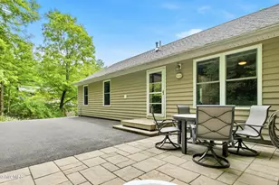 26 Mahkeenac Rd, Stockbridge, MA 01262 - Photo 7