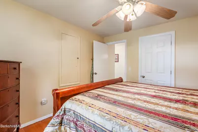 70 Rockland Dr, Pittsfield, MA 01201 - Photo 21
