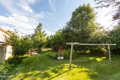 70 Rockland Dr, Pittsfield, MA 01201 - Photo 47
